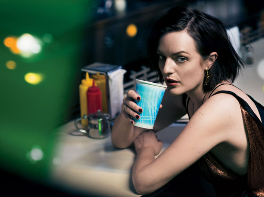 Elizabeth Moss pic #695499