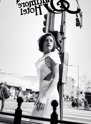Elizabeth Moss pic #695504