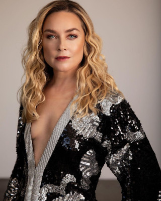 Elizabeth Rohm pic #1216125