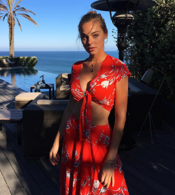 Elizabeth Turner pic #955450