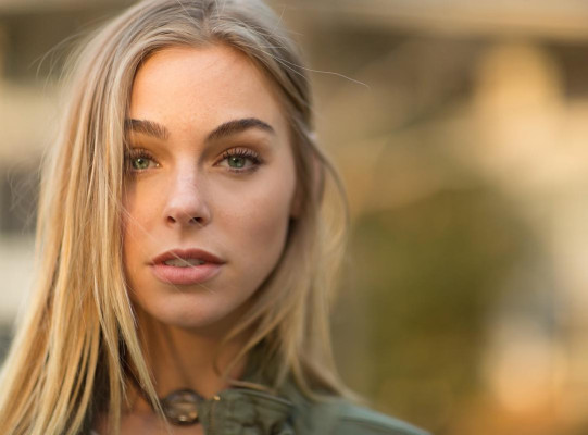 Elizabeth Turner pic #912258
