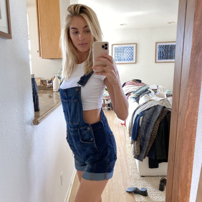 Elizabeth Turner pic #1226118