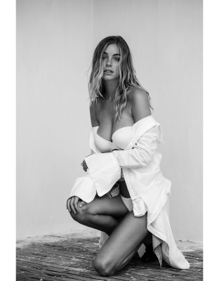 Elizabeth Turner pic #900107