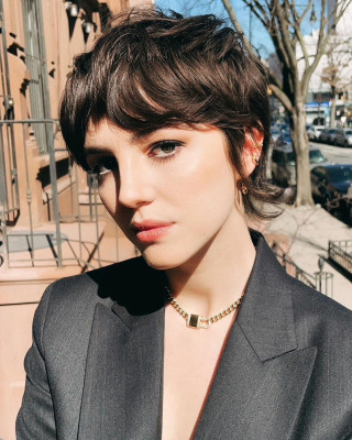 Ella Hunt pic #1249591