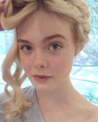Elle Fanning pic #1070359