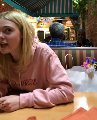 Elle Fanning pic #1030745