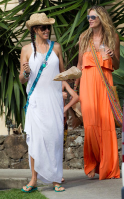 photo 24 in Elle Macpherson gallery [id582532] 2013-03-15 00:00:00