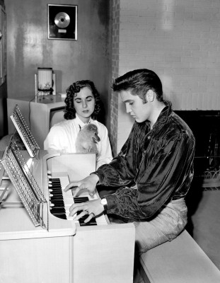 Elvis Presley pic #64924