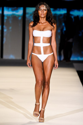 Emanuela de Paula pic #587792
