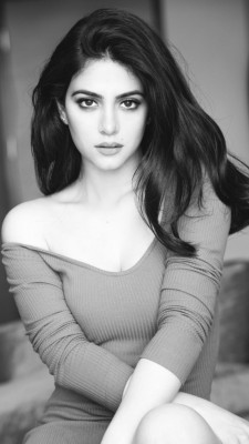 Emeraude Toubia pic #1103222