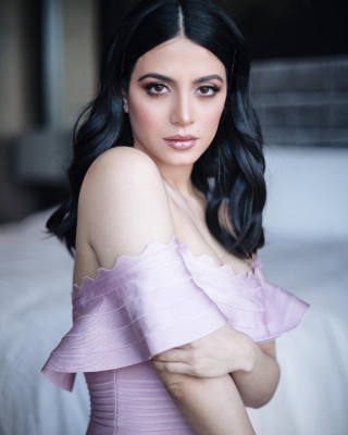 Emeraude Toubia pic #1038822