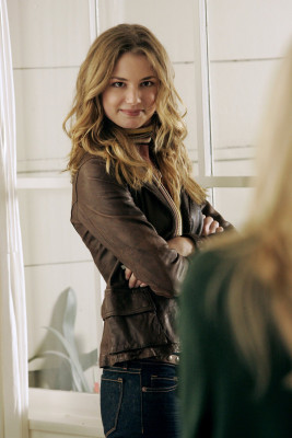 Emily van Camp pic #828910