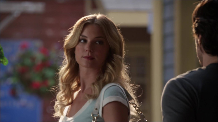 Emily van Camp pic #791504