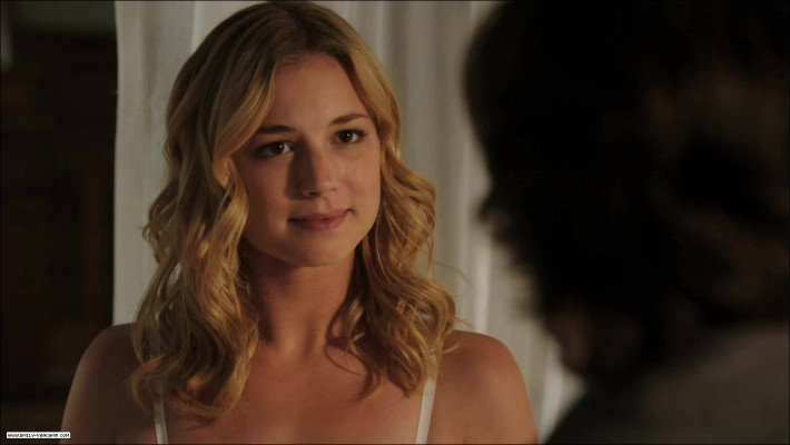 Emily van Camp pic #1249950