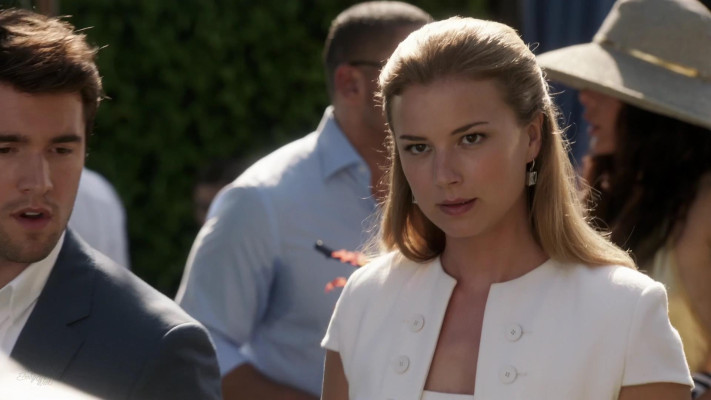 Emily van Camp pic #1216388
