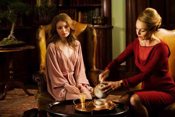 Emily Browning pic #678623