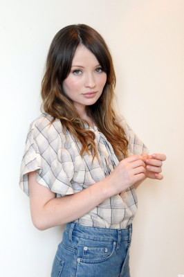 Emily Browning pic #849609
