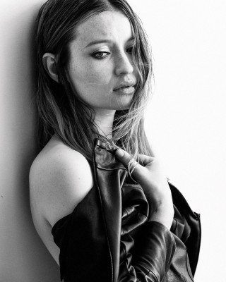 Emily Browning pic #849612