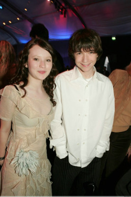 Emily Browning pic #679665