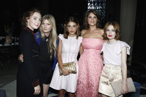 Emily Browning pic #717669