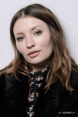Emily Browning pic #679659