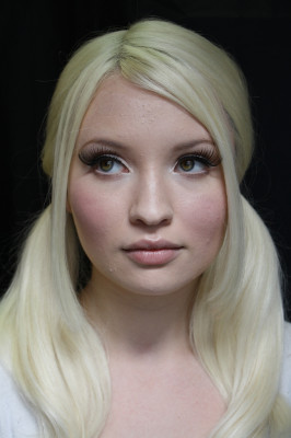 Emily Browning pic #796877