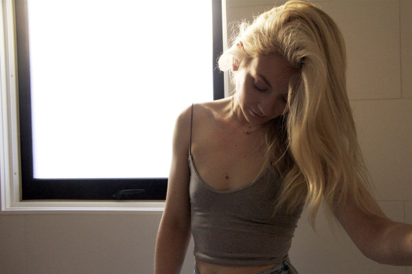 Emily Kinney pic #1204812