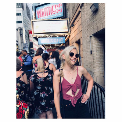 Emily Kinney pic #1067242