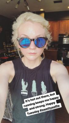 Emily Kinney pic #1067244