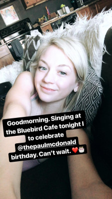 Emily Kinney pic #1067257