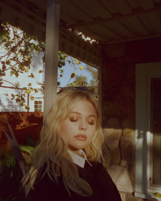 Emily Alyn Lind pic #1121877