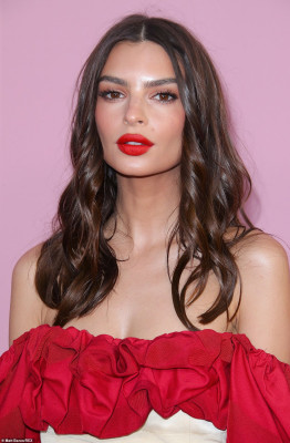 Emily Ratajkowski pic #1142463