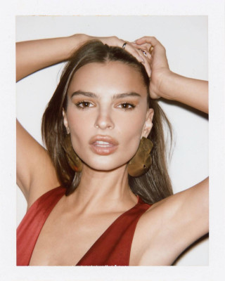 Emily Ratajkowski pic #1102099