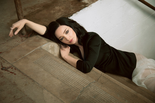 photo 3 in Emma Dumont gallery [id1291068] 2021-12-29 00:00:00