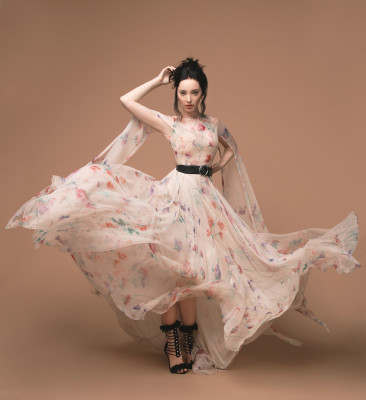 Emma Dumont pic #1291069