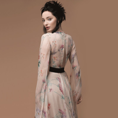 Emma Dumont pic #1291070