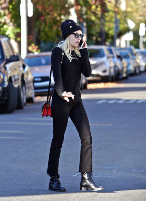 Emma Roberts pic #899060