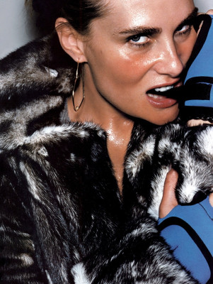 Emmanuelle Seigner pic #76432