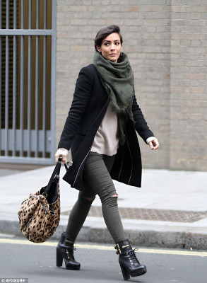 Frankie Bridge pic #1290380