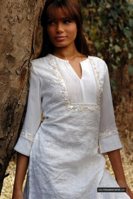 Freida Pinto pic #136036