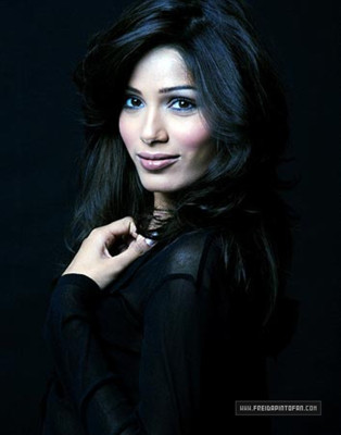 Freida Pinto pic #137211