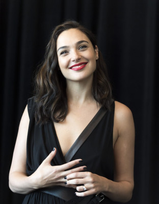 Gal Gadot pic #938262