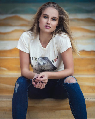 Genevieve Morton pic #928810