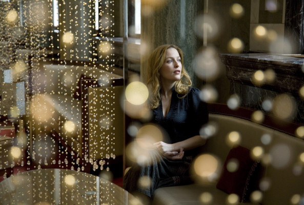 Gillian Anderson pic #223011