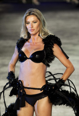 Gisele Bundchen pic #378485