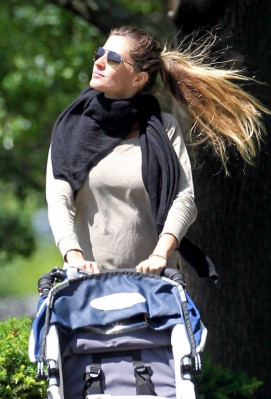 Gisele Bundchen pic #500251