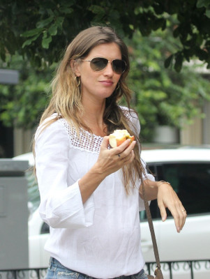 Gisele Bundchen pic #529922