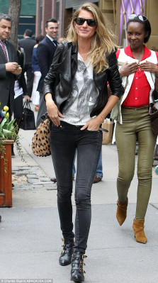 Gisele Bundchen pic #690079
