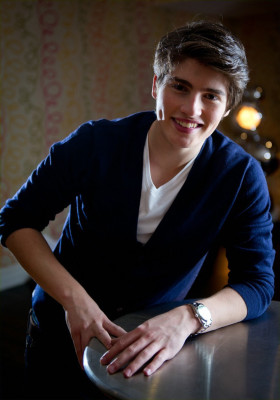 Gregg Sulkin pic #565817