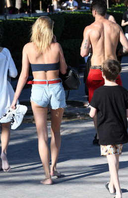 Hailey Baldwin pic #993592